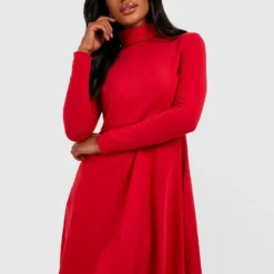 Robe Patineuse à Col Montant Et Manches Longues