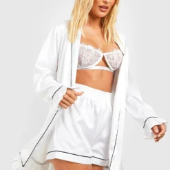 BOOHOO Robe De Chambre Premium Recyclée à Broderie Bride -Pas Cher Vêtue Diva Magasin gzz06653 white xl 2