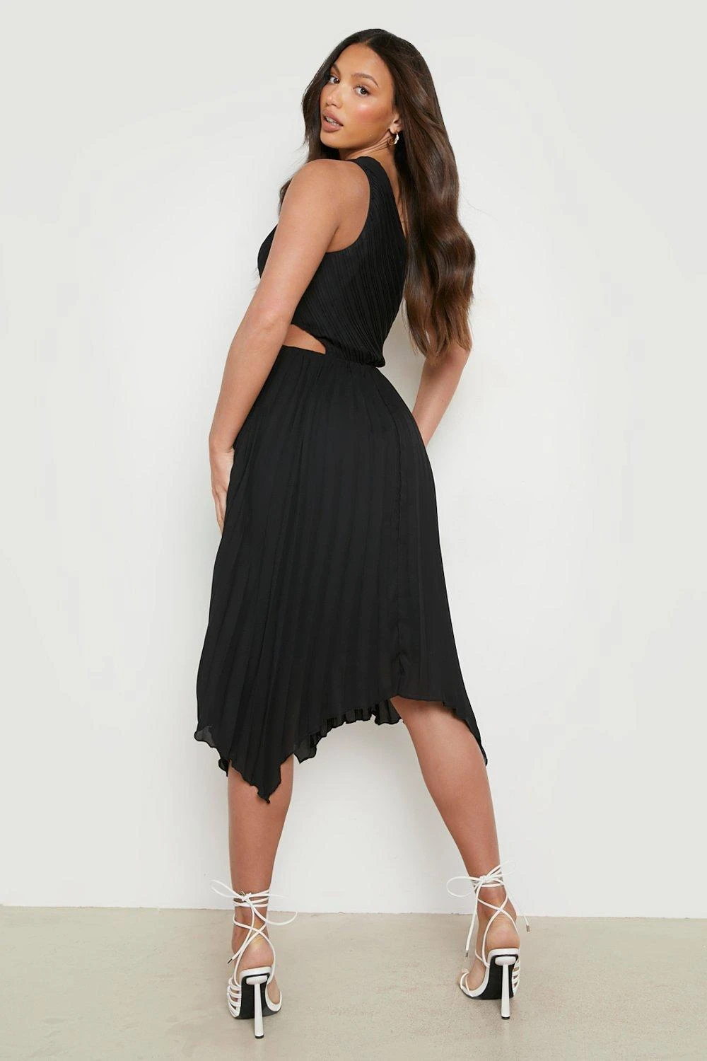 Tall - Robe Asymétrique Plissée 4 Tall - Robe Asymétrique Plissée – Image 2