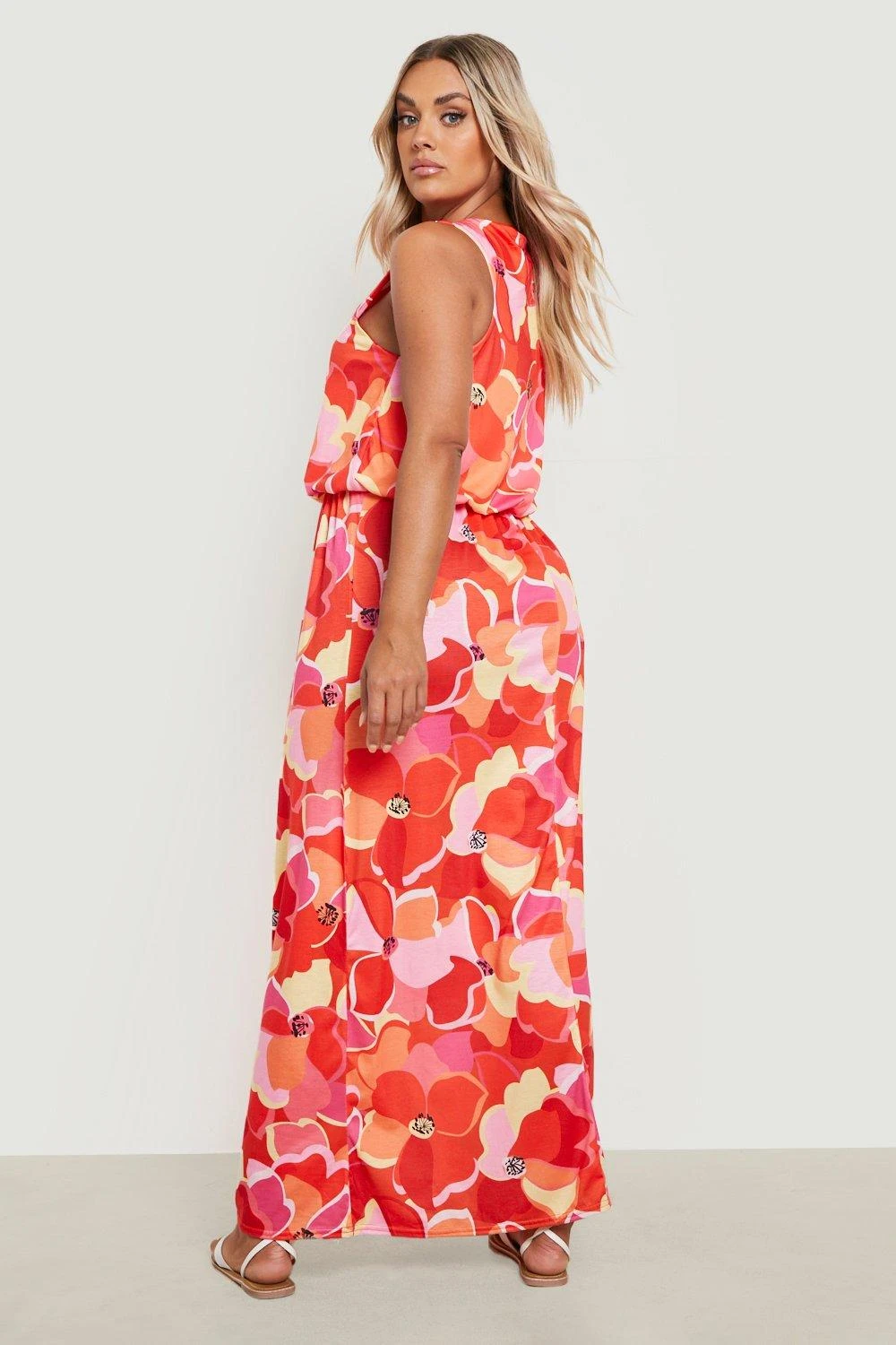 BOOHOO Grande Taille - Robe Longue à Imprimé Abstrait 4 BOOHOO Grande Taille - Robe Longue à Imprimé Abstrait – Image 2