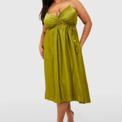 Grande Taille - Robe Croisée Satinée à Ceinture