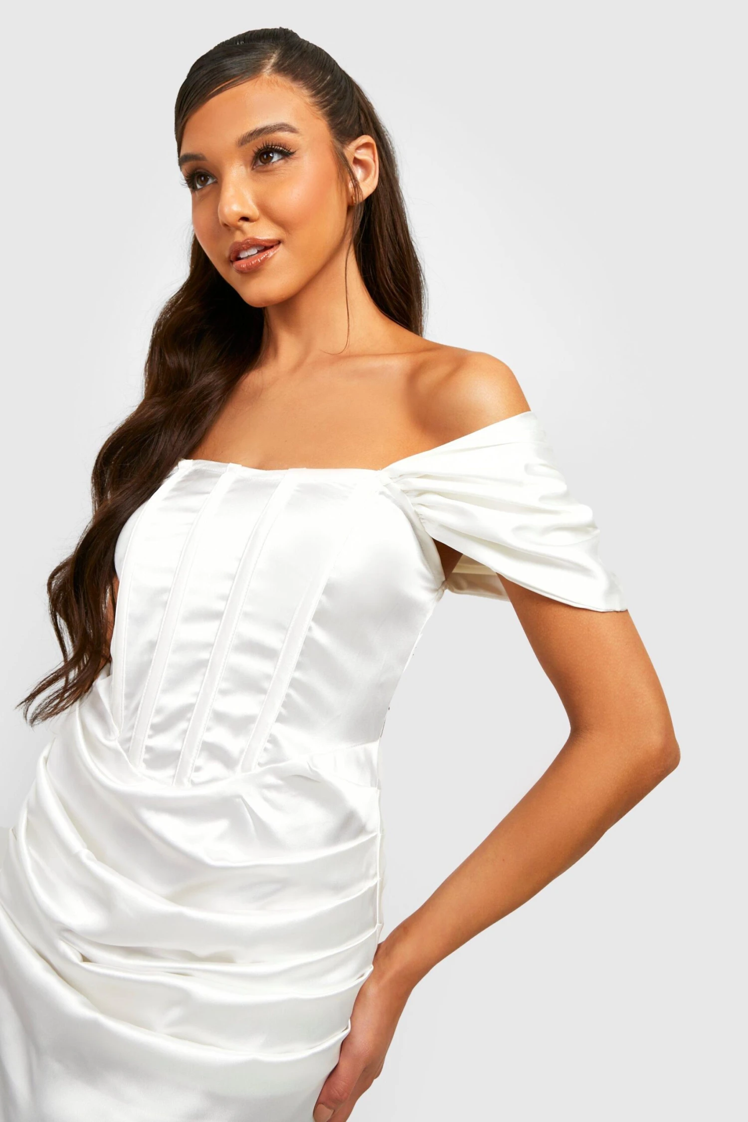 Robe Corset Satinée Drapée 6 Robe Corset Satinée Drapée – Image 4