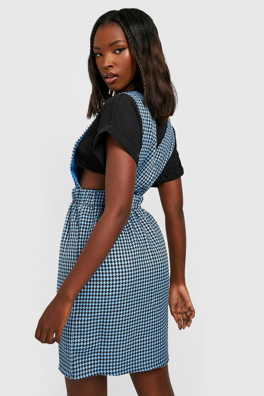 Robe Salopette Boutonnée à Imprimé Pied-de-poule 4 Robe Salopette Boutonnée à Imprimé Pied-de-poule – Image 2