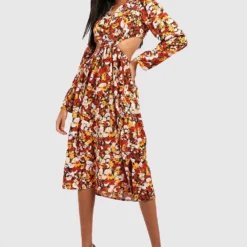 Robe Fleurie à Découpes