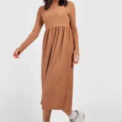 BOOHOO Robe Mi-longue Texturée Côtelée à Col Roulé