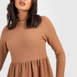 BOOHOO Robe Mi-longue Texturée Côtelée à Col Roulé -Pas Cher Vêtue Diva Magasin gzz33908 camel xl 3