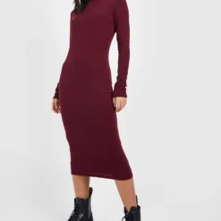 Robe Mi-longue à Col Montant Et Manches Longues