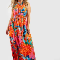 BOOHOO Grande Taille - Robe Longue Fleurie Dos Nu