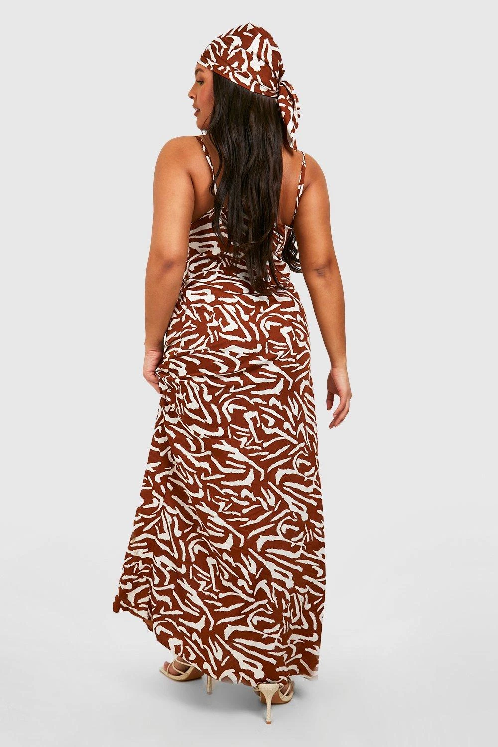 Grande Taille - Ensemble Zébré Avec Robe Longue Et Foulard 4 Grande Taille - Ensemble Zébré Avec Robe Longue Et Foulard – Image 2