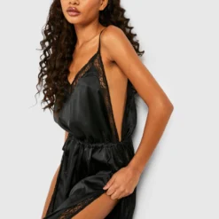BOOHOO Robe De Nuit Satinée Fendue