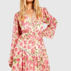 BOOHOO Tall - Robe Patineuse Fleurie En Mesh