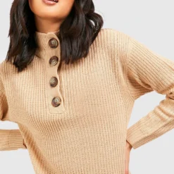 Robe Pull à Col Boutonné