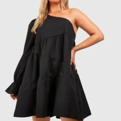 BOOHOO Grande Taille - Robe Asymétrique à Volants étagés