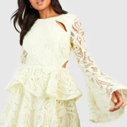 Petite - Robe Premium En Dentelle à Manches évasées -Pas Cher Vêtue Diva Magasin gzz42526 lemon xl 2 scaled
