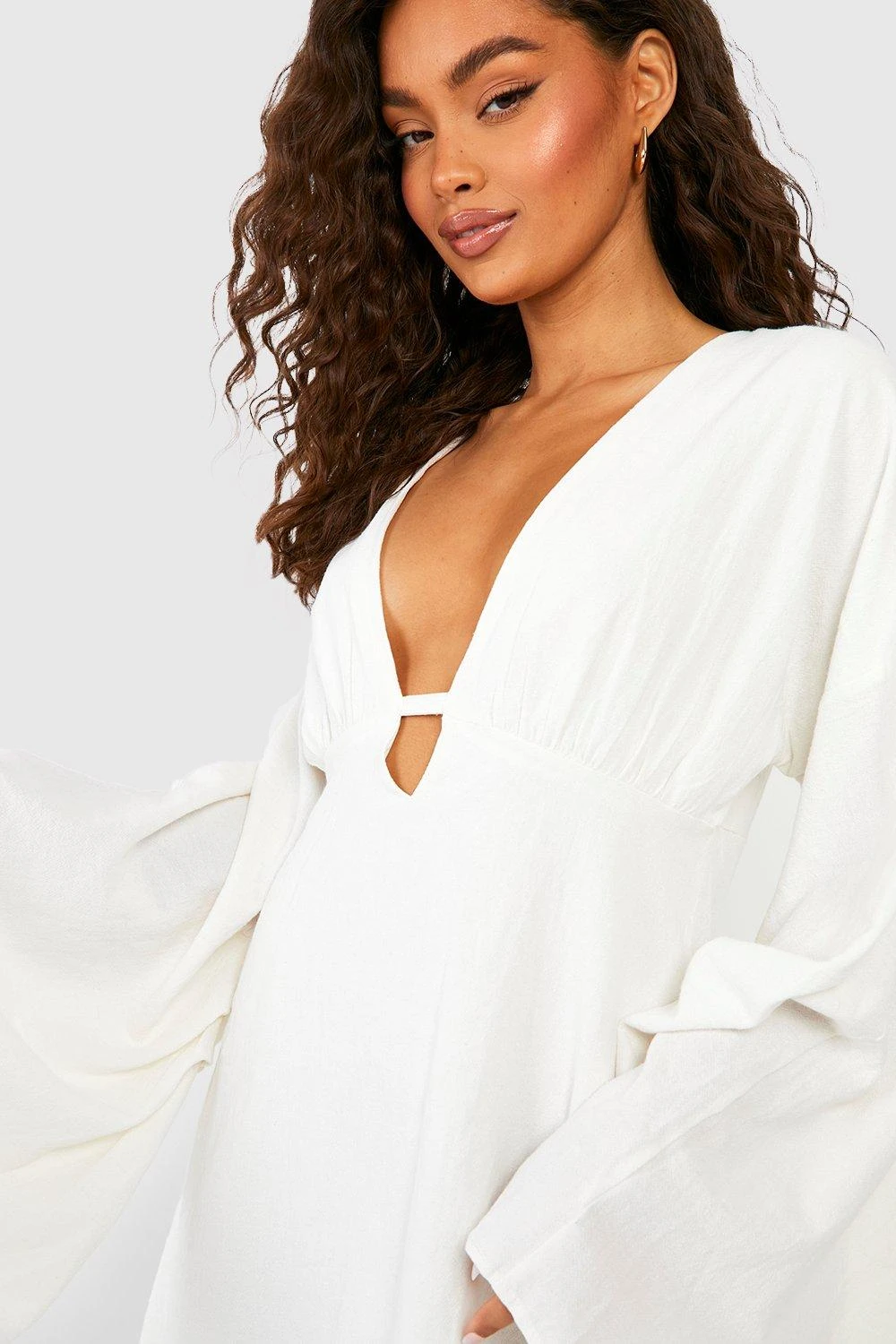 Robe Courte Décolletée à Manches Chauve-souris 6 Robe Courte Décolletée à Manches Chauve-souris – Image 4