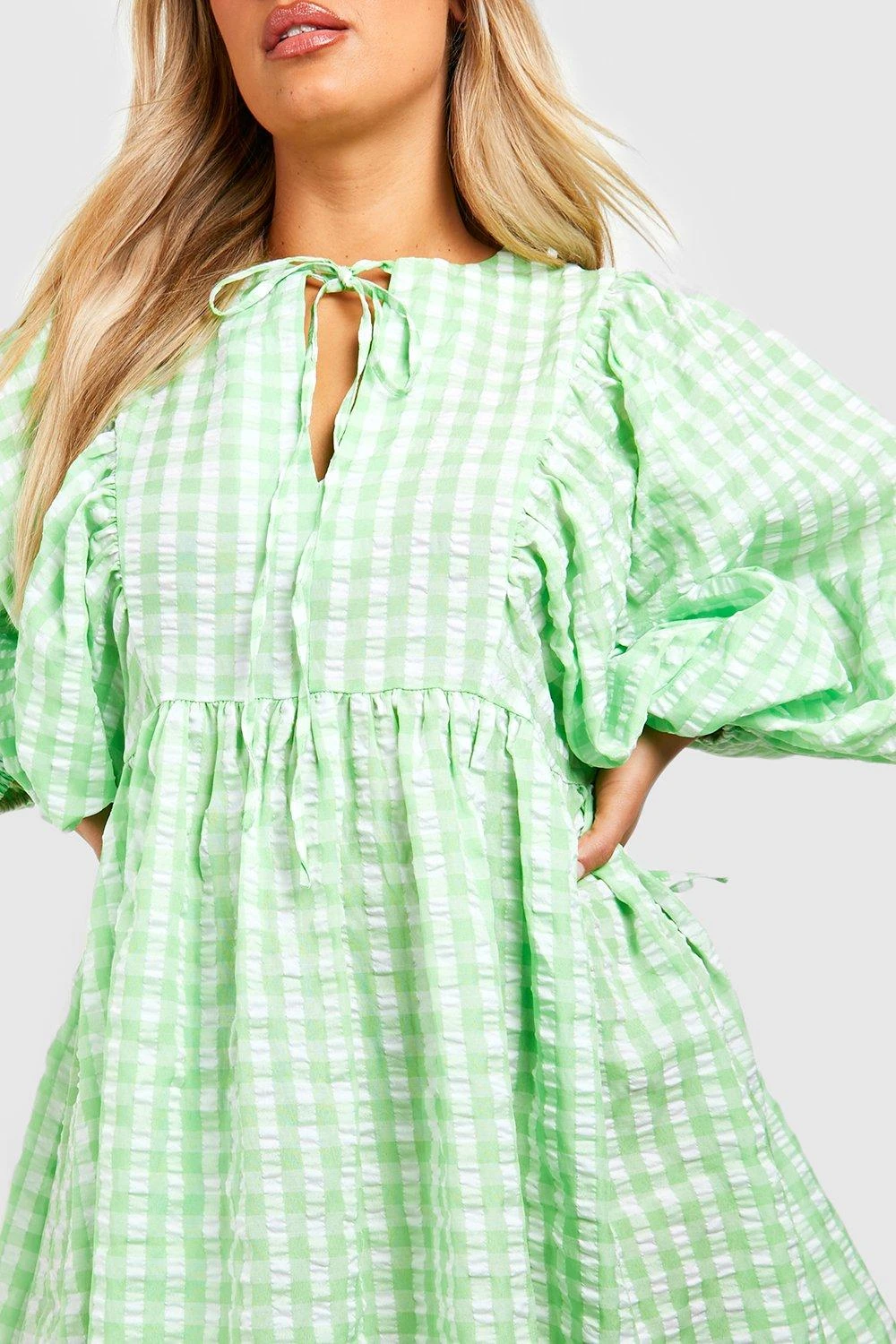 BOOHOO Grande Taille - Robe Texturée à Imprimé Vichy 6 BOOHOO Grande Taille - Robe Texturée à Imprimé Vichy – Image 4