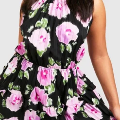 Grande Taille - Robe Plissée Fleurie Dos Nu à Volants -Pas Cher Vêtue Diva Magasin gzz44125 black xl 3