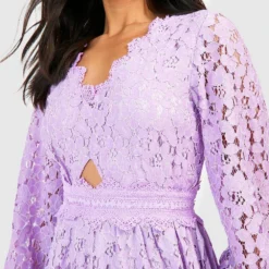 Petite - Robe Longue Premium En Dentelle Découpée 9 Petite - Robe Longue Premium En Dentelle Découpée -Pas Cher Vêtue Diva Magasin gzz44136 lilac xl 3