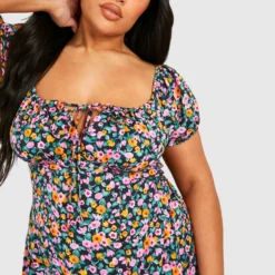 BOOHOO Grande Taille - Robe Mi-longue Fleurie Fendue à Manches Bouffantes 9 BOOHOO Grande Taille - Robe Mi-longue Fleurie Fendue à Manches Bouffantes -Pas Cher Vêtue Diva Magasin gzz46236 black xl 3 scaled