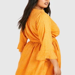 Grande Taille - Robe Portefeuille à Pois Et Volants -Pas Cher Vêtue Diva Magasin gzz46269 camel xl 1 scaled
