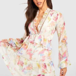 Tall - Robe Babydoll Fleurie En Crochet à Volants