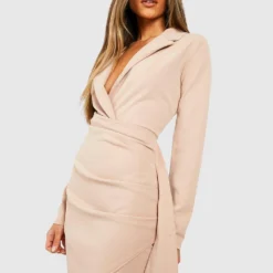 BOOHOO Robe Blazer Cintrée
