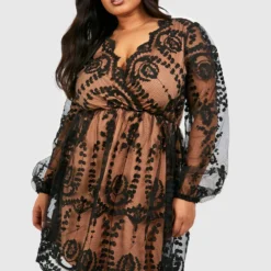 Grande Taille - Robe Patineuse Décolletée En Dentelle -Pas Cher Vêtue Diva Magasin gzz47103 black xl 2 scaled