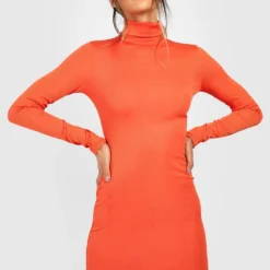 Robe Moulante Côtelée à Col Montant