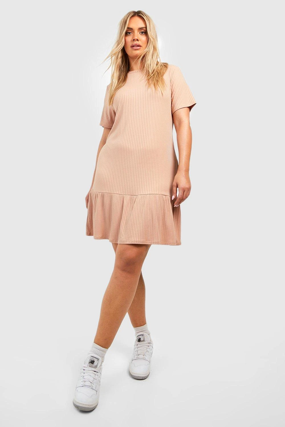 Grande Taille - Robe Côtelée à Volants Et Manches Courtes