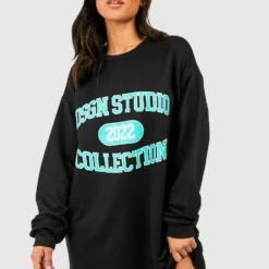 BOOHOO Petite - Robe Sweat Oversize à Slogan Dsgn Studio