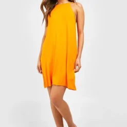 BOOHOO Robe Dos Nu Style Années 90