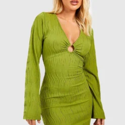 Robe Courte Texturée à Anneau