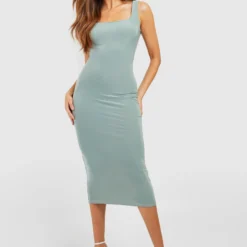 Robe Longue Soyeuse à Col Carré -Pas Cher Vêtue Diva Magasin gzz53374 sage xl 2 scaled