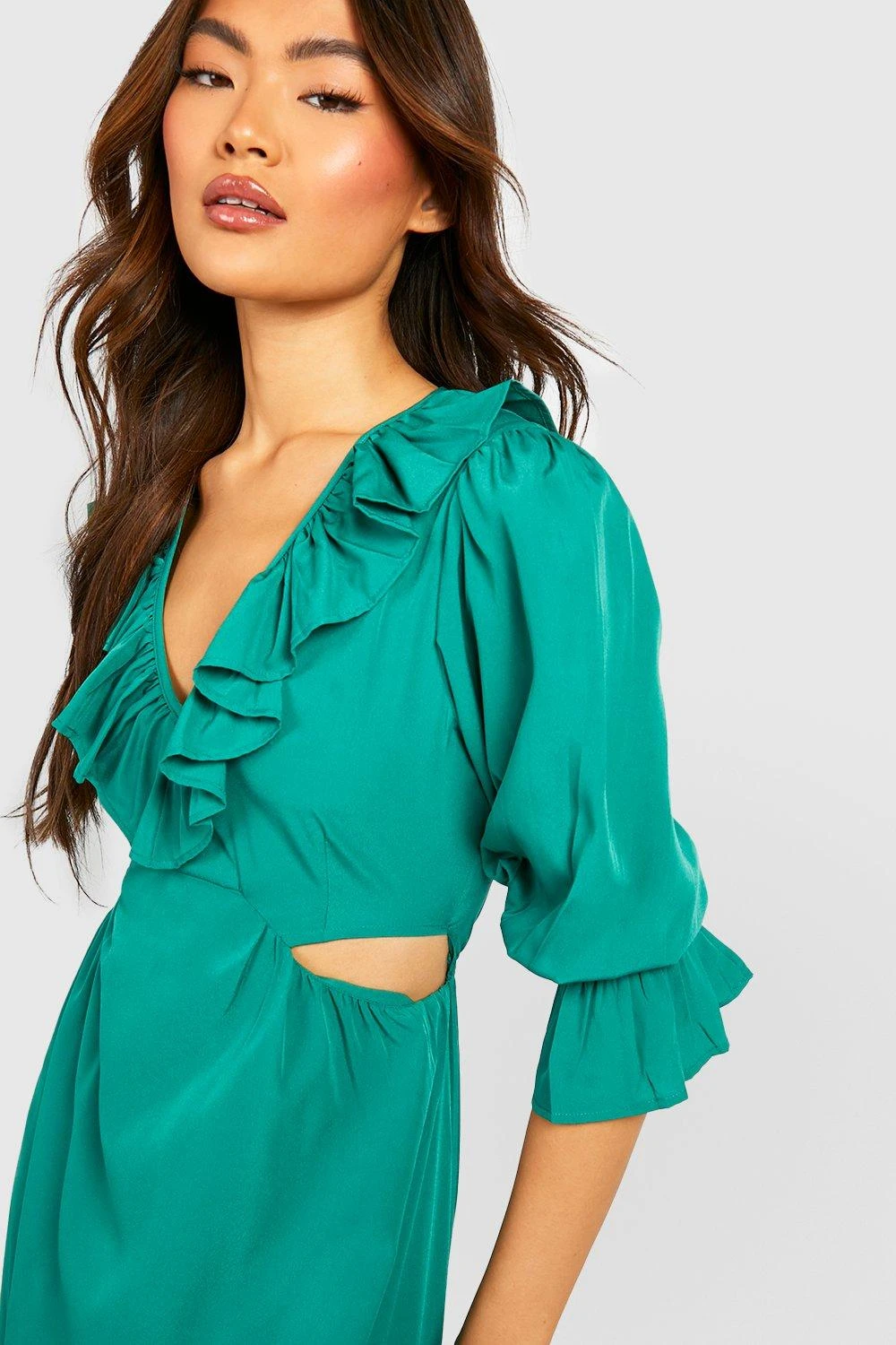 Robe Longue Découpée à Volants 6 Robe Longue Découpée à Volants – Image 4