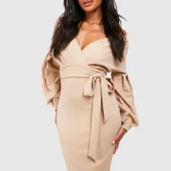 BOOHOO Robe Cache-cœur Mi-longue à épaules Dénudées