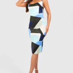 BOOHOO Tall - Robe Mi-longue à Col Bénitier Et Imprimé Abstrait -Pas Cher Vêtue Diva Magasin gzz56359 multi xl 2 scaled