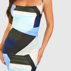 BOOHOO Tall - Robe Mi-longue à Col Bénitier Et Imprimé Abstrait -Pas Cher Vêtue Diva Magasin gzz56359 multi xl 3 scaled