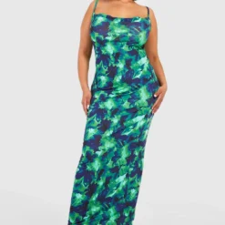 BOOHOO Grande Taille - Robe Longue Imprimée à Col Bénitier