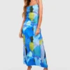 BOOHOO Robe Longue Plissée à Imprimé Abstrait -Pas Cher Vêtue Diva Magasin gzz57748 blue xl scaled