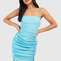 BOOHOO Petite - Robe Courte Froncée En Mesh à Col Carré