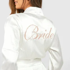 BOOHOO Robe De Chambre Satinée à Inscription Bride 8 BOOHOO Robe De Chambre Satinée à Inscription Bride -Pas Cher Vêtue Diva Magasin nzz90388 ivory xl 3
