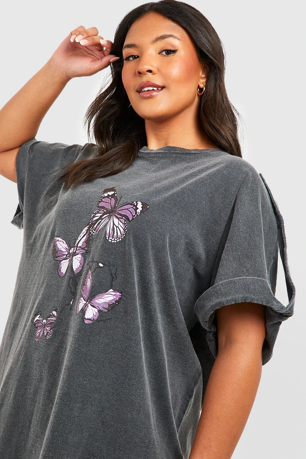 BOOHOO Grande Taille - Robe T-shirt Délavée à Imprimé Papillon 6 BOOHOO Grande Taille - Robe T-shirt Délavée à Imprimé Papillon – Image 4