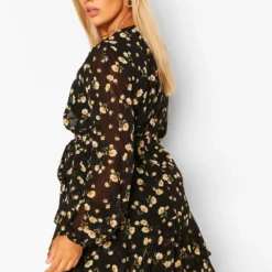 Grande Taille - Robe Courte Fleurie à Ourlet Volanté -Pas Cher Vêtue Diva Magasin pzz61643 black xl 1